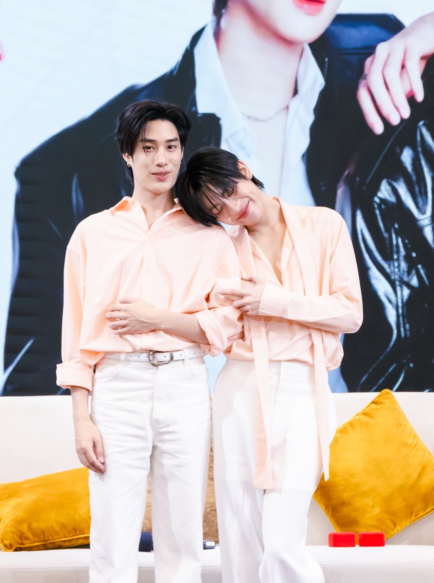 ✨Photo 2:1 -1:1🤍 &amp; Lucky Fan 🌷✨
✨🌷 #TleFirstoneBWSpecialTime  🤍  ✨
By BW🦋 พร้อมให้ แฟนๆผู้เข้าร่วมกิจกรรม
โหลดแล้วทาง google drive ค่ะ

drive.google.com/drive/folders/…

  #TleFirstone #เติ้ลเฟิร์สวัน 
 #TLE_mtm #Firstone