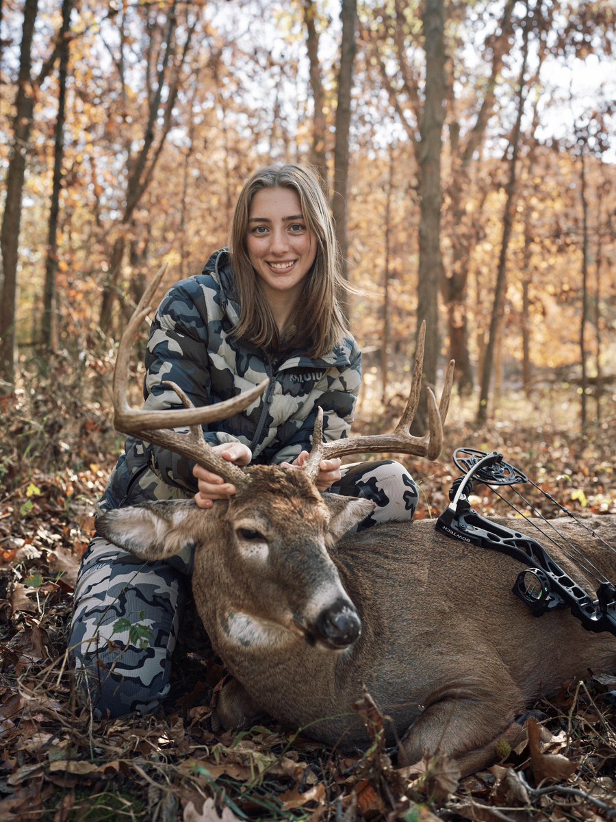 It was all smiles after Georgia was able to get inside of 20 yards on a windy day spot/stalk in S MI on a deer known as BodyShop. #deer #whitetail #hunting #bowhunting #deercamp #family 

#AmericanRaisedOutdoors🇺🇸