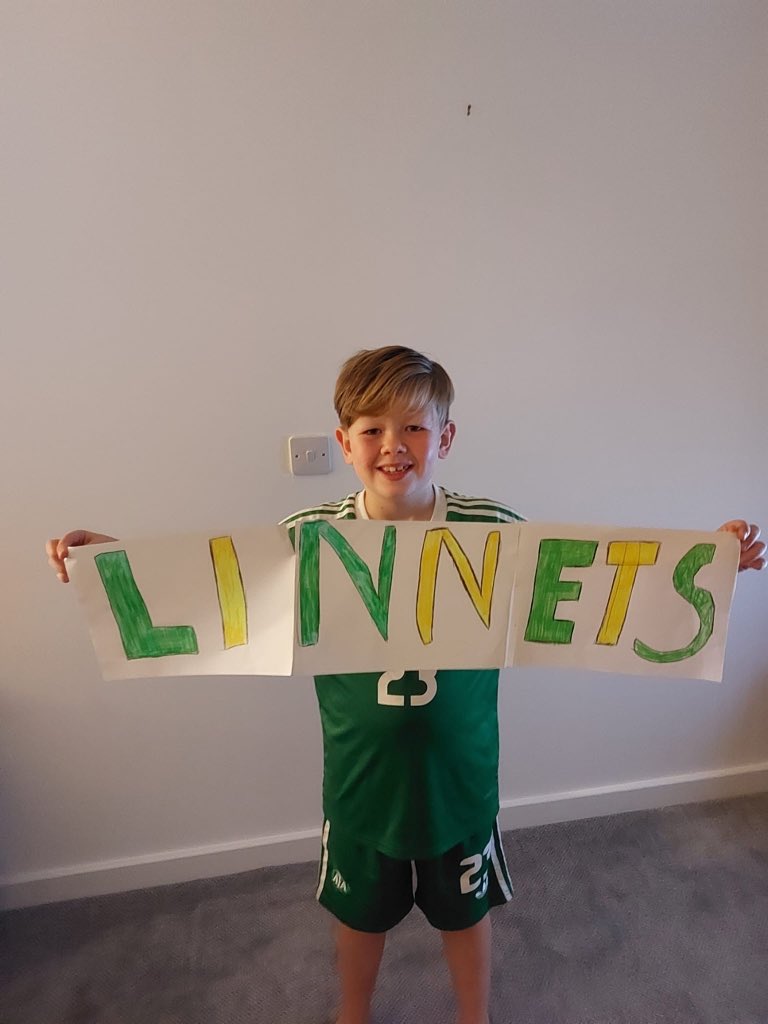💛💚 HOW AMAZING IS THIS?

One of our young fans has been working hard on this brilliant yellow and green LINNETS poster and it’s absolutely made our day 💛

👏 Well done Francis! 

You’ve made us all smile ⭐️