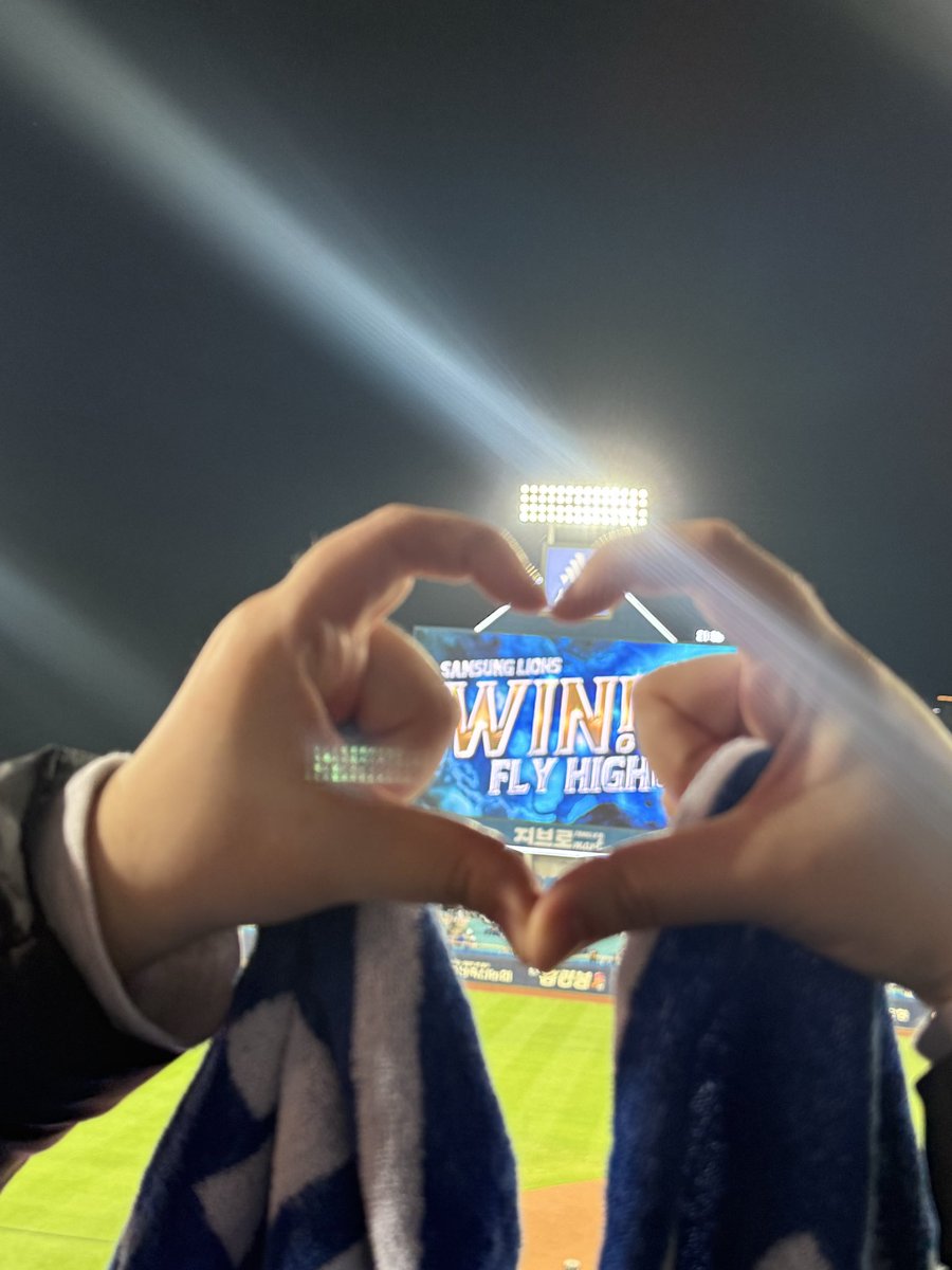 쿠 tweet media