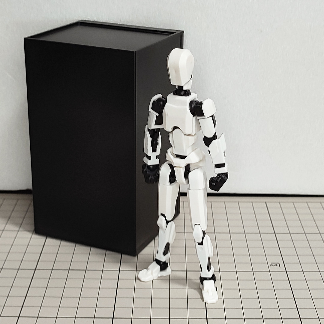 mini_mono_net's tweet image. 藍染惣右介（第二融合形態）のフィギュアと黒棺のミニチュアがセリアで手に入ると聞いて買ってきました！

（※実際は戦闘フィギュアと黒塗りしたディスプレイケースです。）