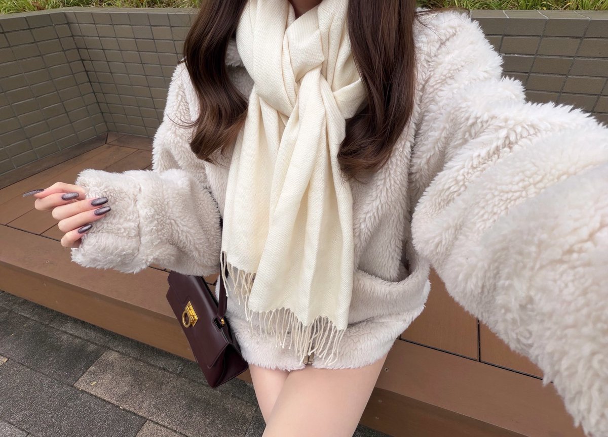 やわらかくチクチクしにくいヒートテックマフラーや、素材やデザインが