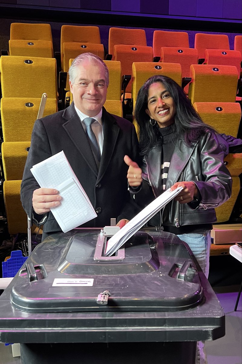 Vanmorgen hebben Wahida en ik onze stem uitgebracht bij het stembureau in Theater de Omval. U gaat vandaag toch ook stemmen voor de Tweede Kamerverkiezingen?

Ik hoop dat iedereen gebruik maakt van het belangrijke democratische recht om te gaan stemmen! 

#verkiezingen2025