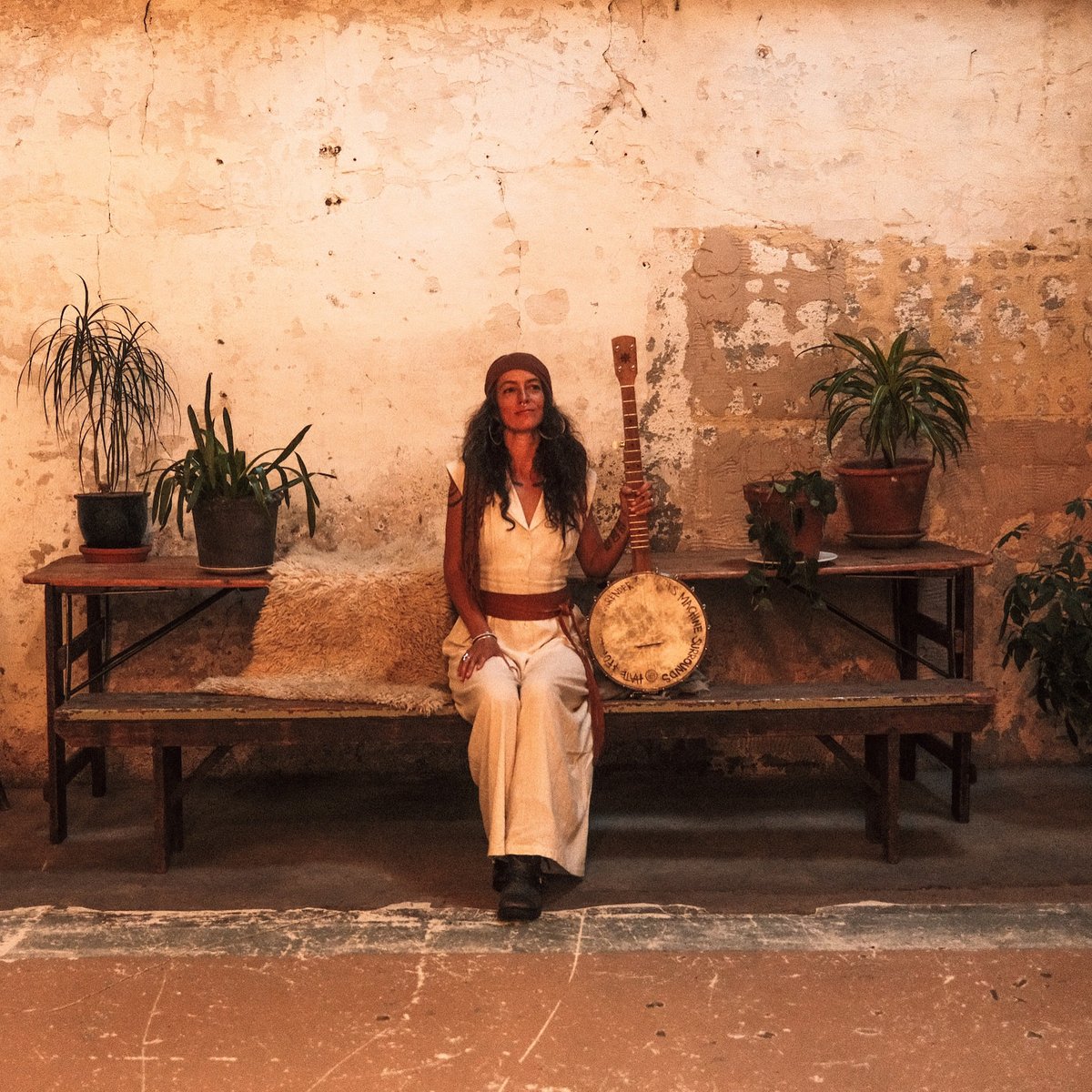 We are delighted to welcome US storyteller &amp; musician Leah Song to DeBarra’s

Leah Song (Rising Appalachia) &amp; Duncan Wickel - Thurs 11th December 2025

#DeBarras #FolkClub #LeahSong #RisingAppalachia #DuncanWickel #Folk #Tradition #Clonakilty #WestCork #PureCork #grassrootsVenue