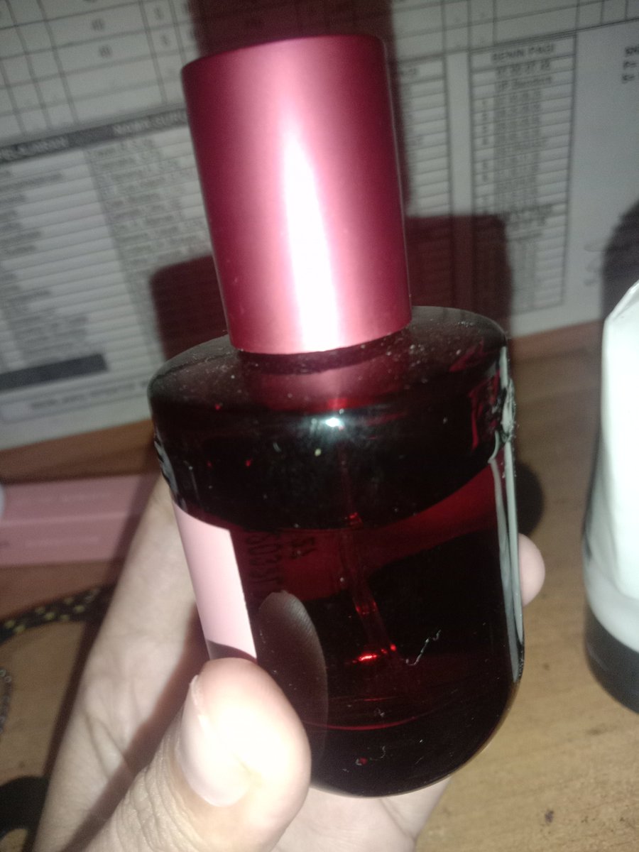 ranniippss's tweet photo. Wts preloved parfume Scarlett Velvet rouge sisa kurleb 90%
35k inc pack + adm shopee 12%
Bisa shopee cod
Minus no box yaa https://t.co/KluxdTnuEx