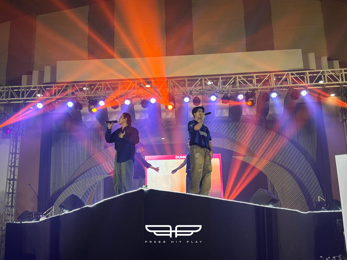 PressHitPlay's tweet image. It’s always the sweetest moment with @dunkinph! 🍩 ✨

Thank you @campuspopph, @dunkinph, and @cnca_media for having us! We had an amazing time performing and connecting with everyone! 🧡🩷

#DunkinCampusPopYear2 #CampusPop #CampusPopYear2 #PRESS_HIT_PLAY #DunkinPH