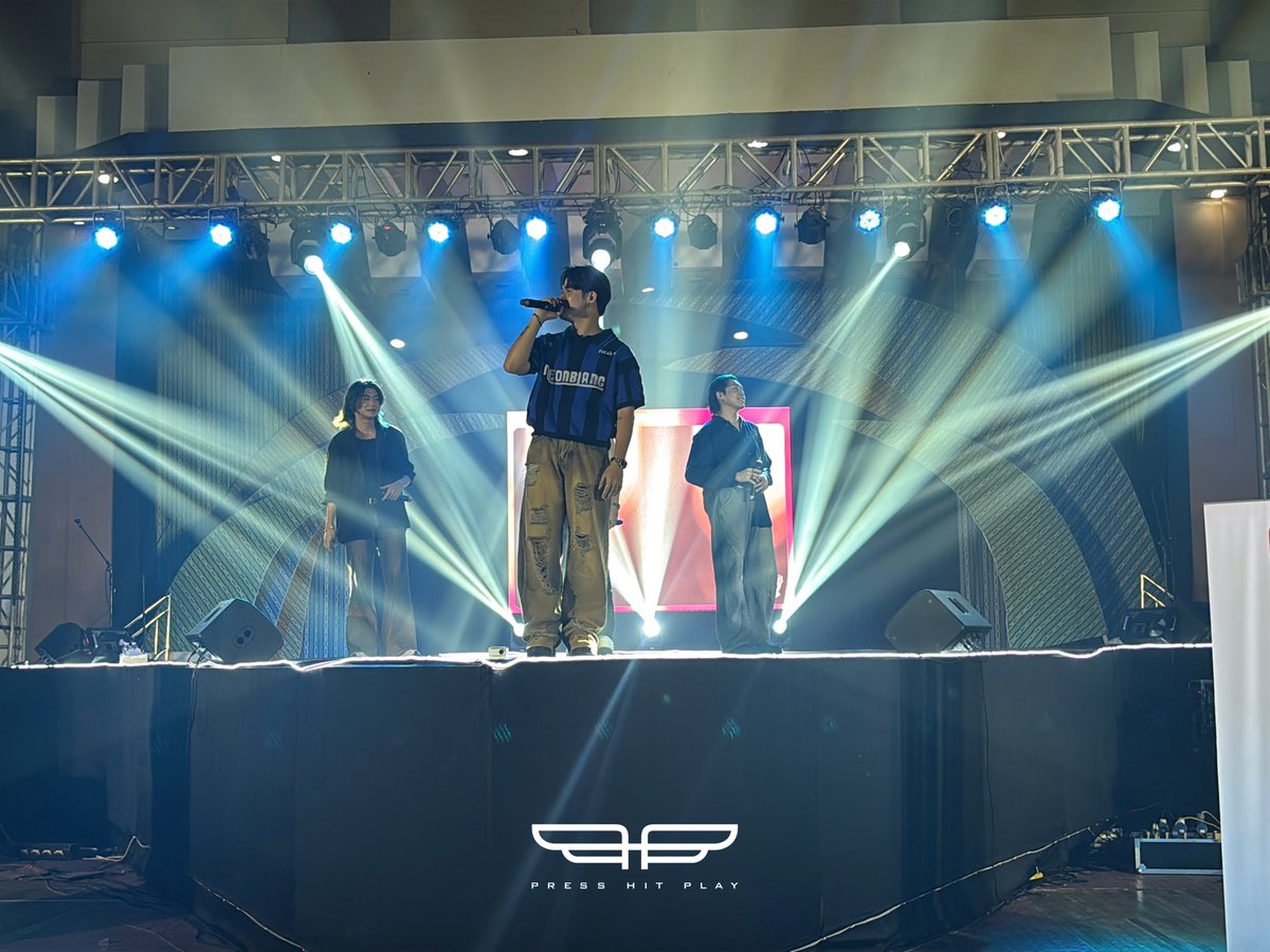 PressHitPlay's tweet image. It’s always the sweetest moment with @dunkinph! 🍩 ✨

Thank you @campuspopph, @dunkinph, and @cnca_media for having us! We had an amazing time performing and connecting with everyone! 🧡🩷

#DunkinCampusPopYear2 #CampusPop #CampusPopYear2 #PRESS_HIT_PLAY #DunkinPH