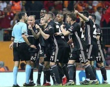 Hazır eliniz deymişken bülent yıldırımın 2018 gs- Beşiktaş maçı öncesi ve sonrasındaki banka hesap hareketleri incelensin