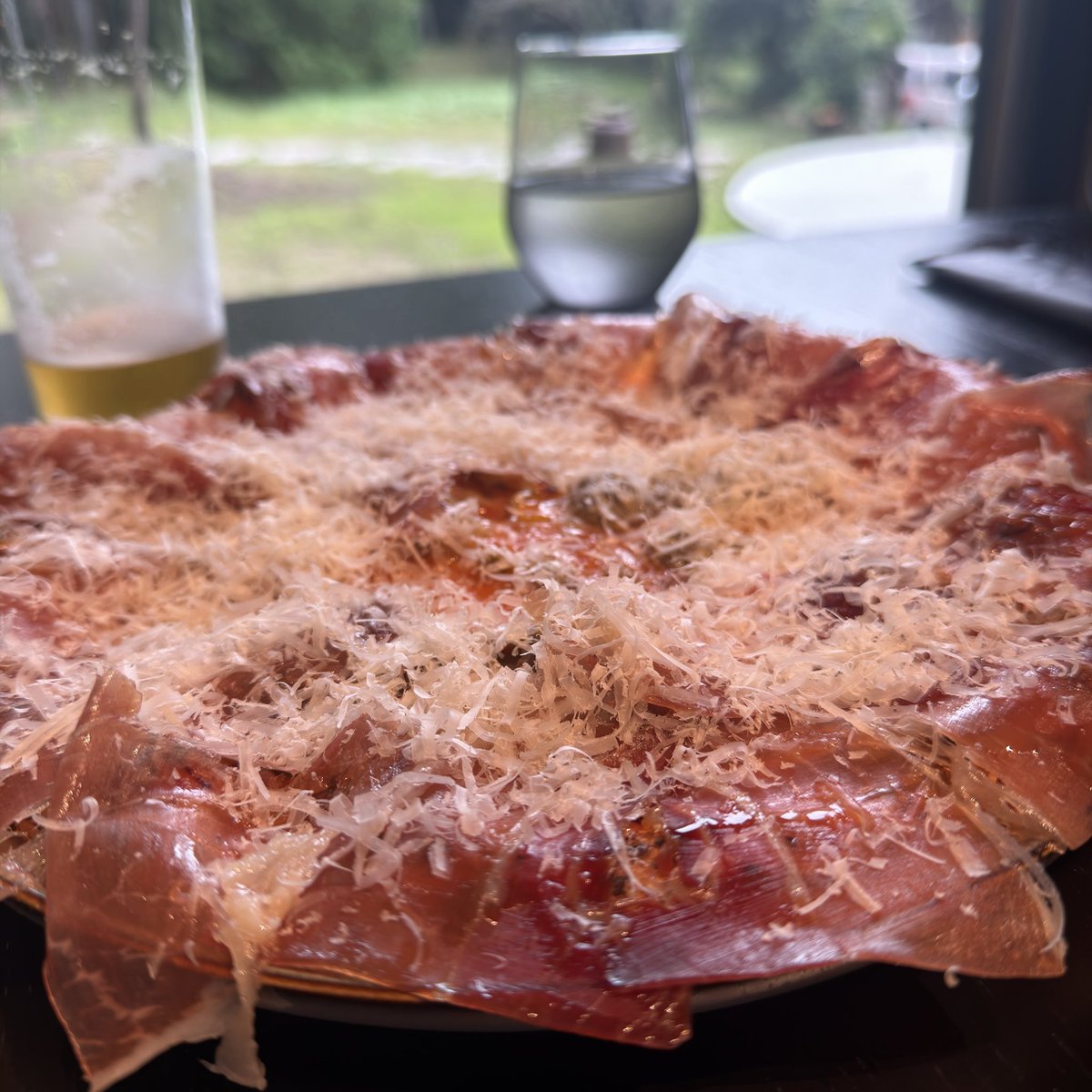 美味しいピザ屋さんにお邪魔いたしました