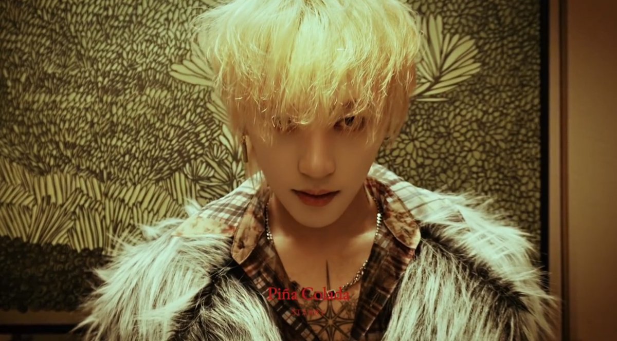 2012mycr0275's tweet image. PiñaColadaの質感好きすぎてやばい
一本の映画だ………………

 #Hezhongxing #PiñaColada #허중싱　#ホージョンシン