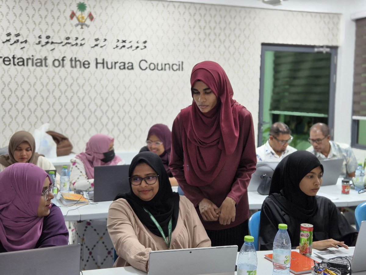 Day 1 of the Microsoft 365 and Viya Portal Training for the Secretariat of Huraa Council, held from 28th to 30th October 2025, focused on understanding the importance of Microsoft 365 applications and how it helps to organize and streamline the council’s administrative tasks.