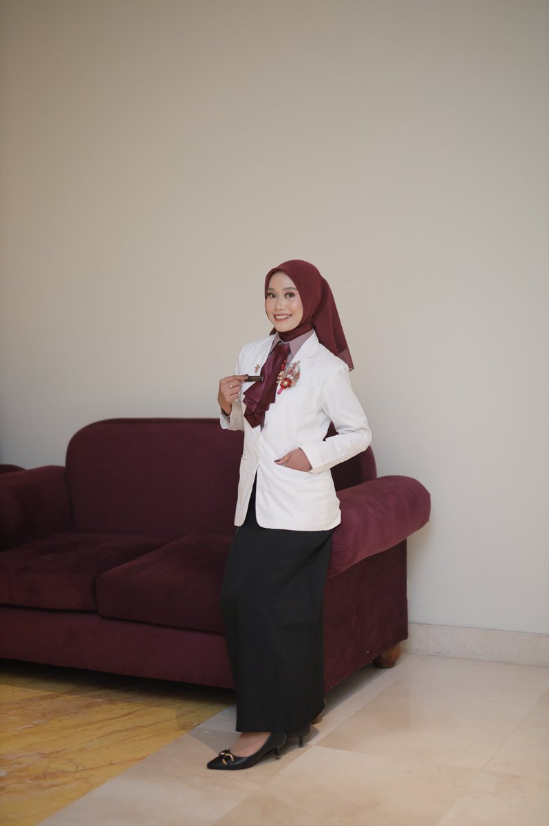 ududokter's tweet photo. duh maaf yh kak kalo masih buluk dan ga cantik, tp jasku putih bersih ga buluk n cantik bgt sih ini gpp kan yh,wleee😋 https://t.co/fOC7wKqvAt