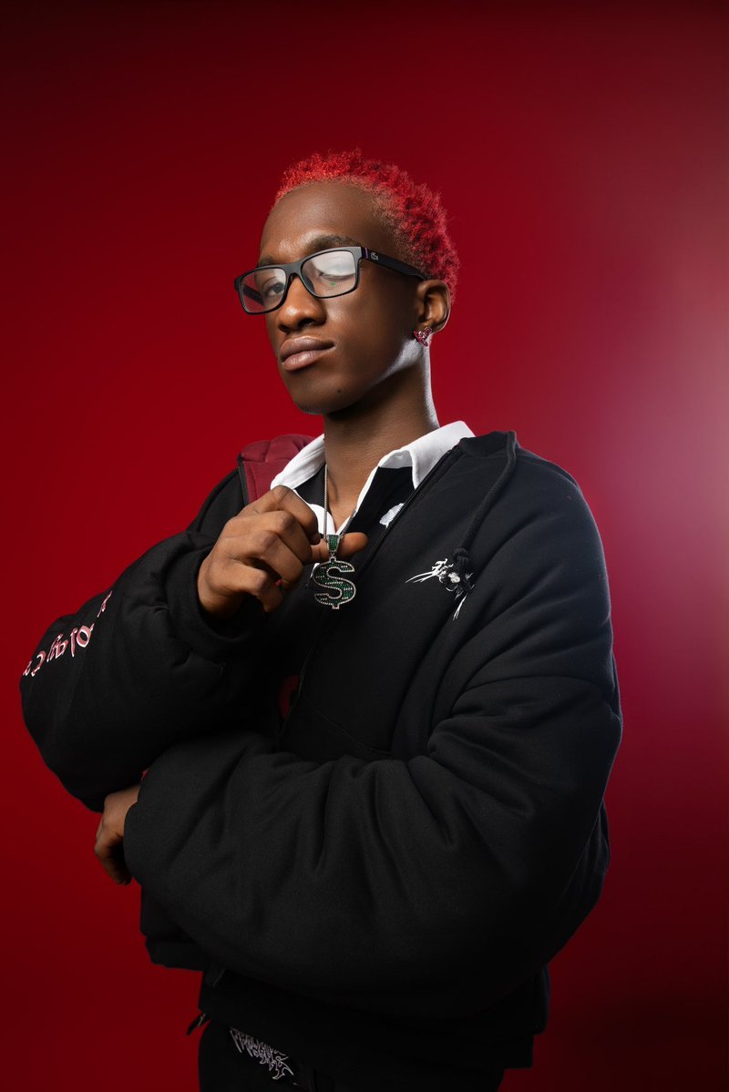 thedebuthub's tweet image. Mavo currently occupies the Top 3 spots on Apple Music Nigeria Top Songs chart:
1️⃣ MONEY CONSTANT w/ DJ Maphorisa, DJ Tunez & Wizkid
2️⃣ BODY (danz) w/ CKay
3️⃣ Shakabulizzy (Remix) w/ Davido
MOTION! 💫