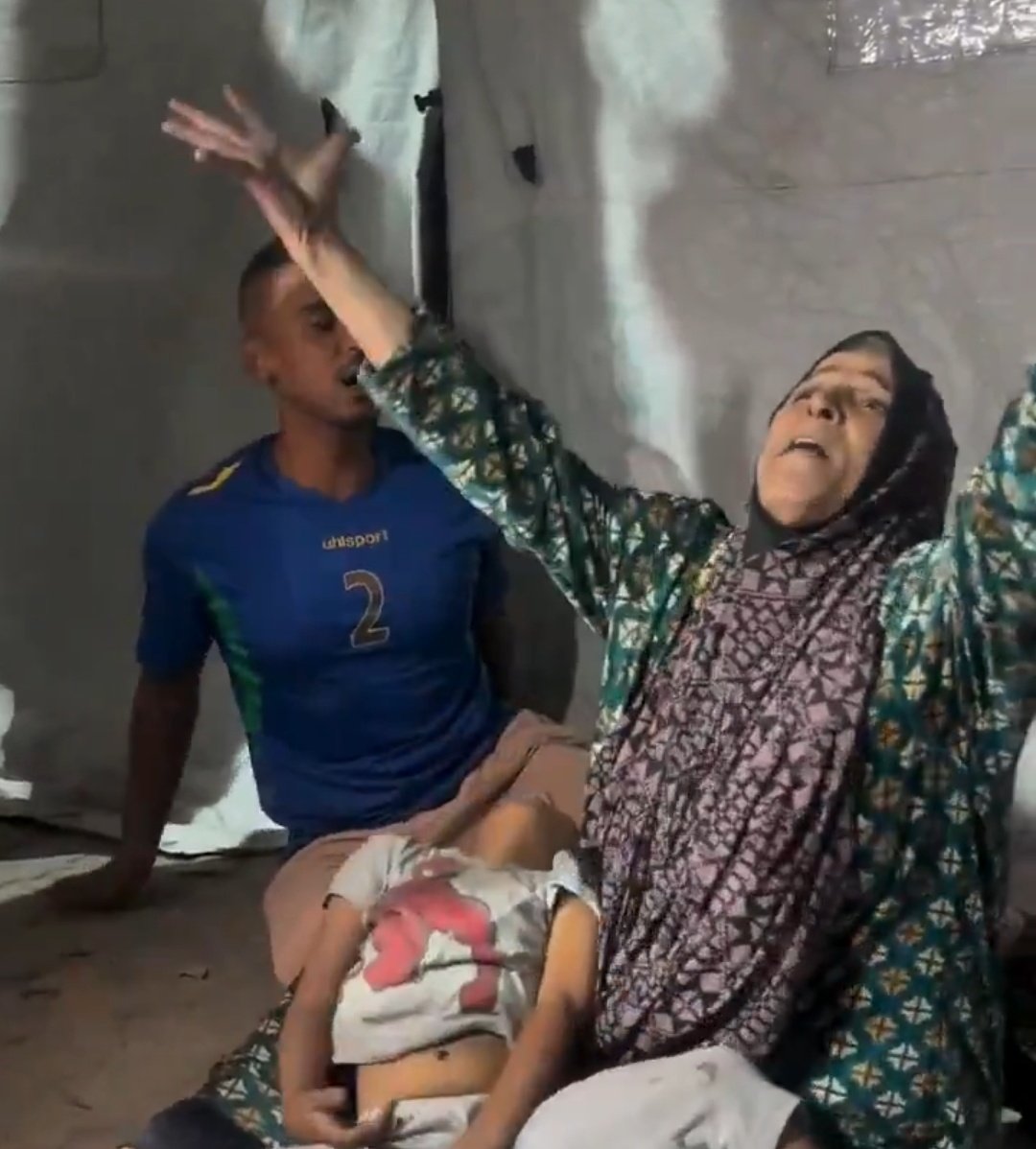 Ya Kahhar
Ya Mûntakim 
Ya Şedidel İkab 
Ya Azîzun Zûntîkam 
.
#Gazze'de,
#Türkistan'da,
#Sudan'da
dünyanın dört bir yanında zulüm altında olan bütün mazlumlara yardım et onları koru Rabb'im..🤲