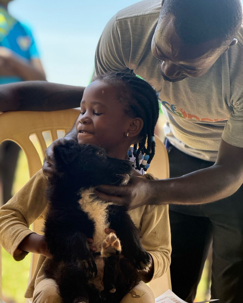 Uniquely Paws tweet media