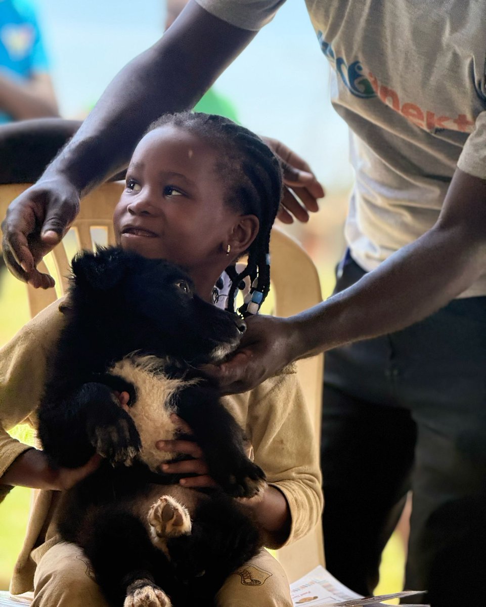 Uniquely Paws tweet media