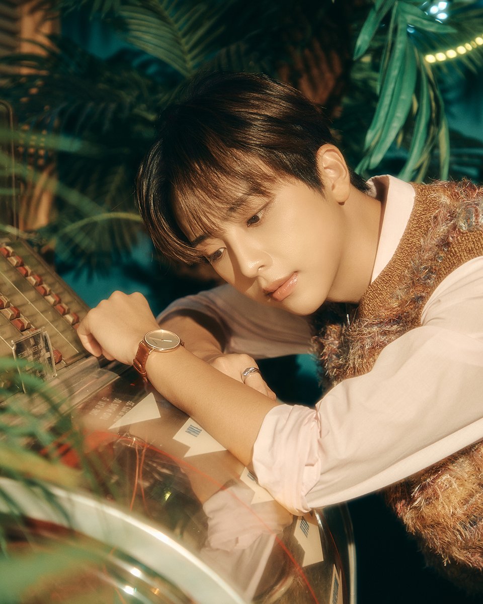 sihun_official's tweet photo. KIM SIHUN 1st EP [New Dawn] Concept Photo : Golden Hour ver.

2025. 11. 04 6PM (KST)
➡️ 2025. 11. 04 5PM (CST) 

#김시훈 #KIMSIHUN #キムシフン
#1st_EP #New_Dawn https://t.co/pfxOPPQnXX