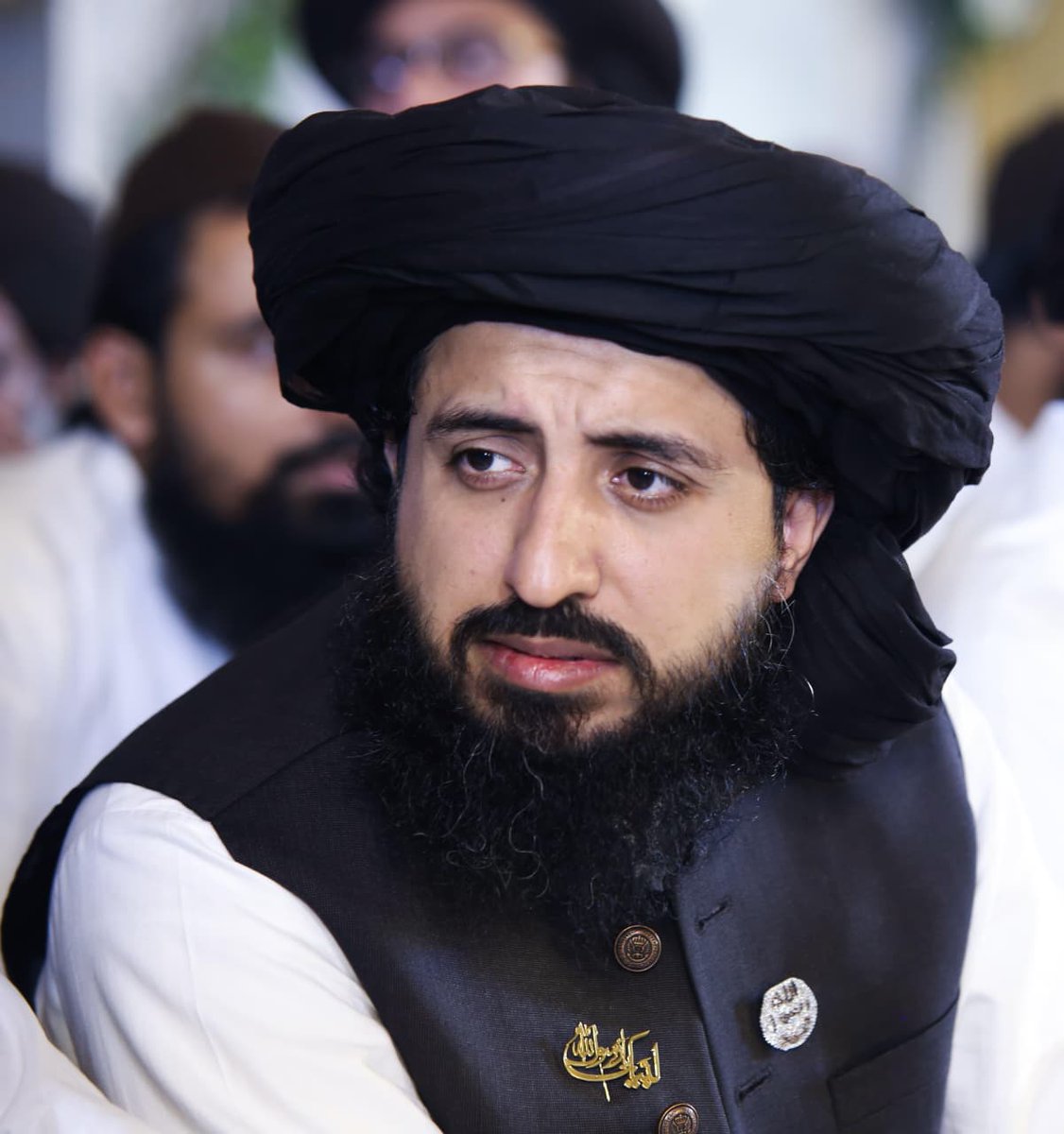 سعد رضوی عام انسان نہیں یہ شیر دل بابا خادم حسین رضوی کا وارث ہےسعد نام کا مطلب خودخوش نصیب بہادرشیر ہے اور یہ واقعی *شیر کا بچہ ہےتم جتنا دباؤ گے وہ اتنا ہی للکارے گاجتنا روکنے کی کوشش کرو گےوہ اتنا ہی ابھرے گا
کیوں کہ یہ چراغ نہیں جو بجھ جائےیہ تو آندھیوں میں جلنے والا سورج ہے