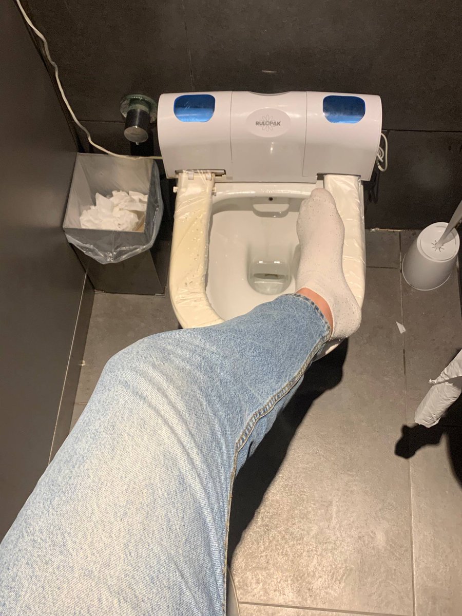 Ne zamandır enayi erkek sikmiyordum 😂 gelin bakalım babanızın önünde cüzdanı domalın #finansalköle