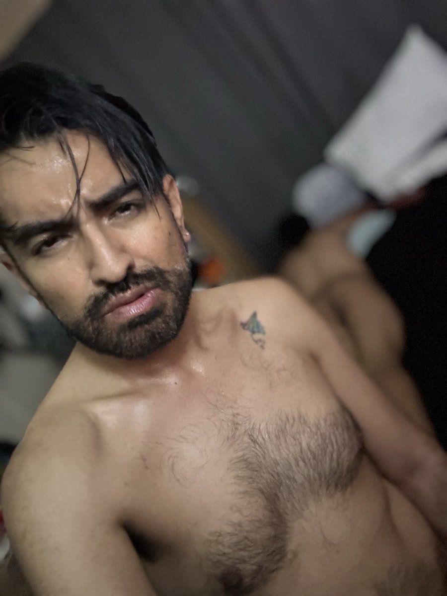 uligreen's tweet image. Siempre así 🤞🏽🥵