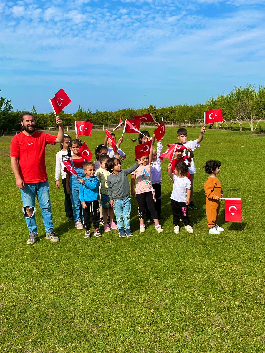 21ipekstud's tweet photo. Gazi Mustafa Kemal Atatürk’ün izinde,
Cumhuriyetin ışığında ♥️
1923 - ♾️ 
İlelebet CUMHURİYET 🇹🇷 

#YaşasınCumhuriyet https://t.co/cogQwyj9XN