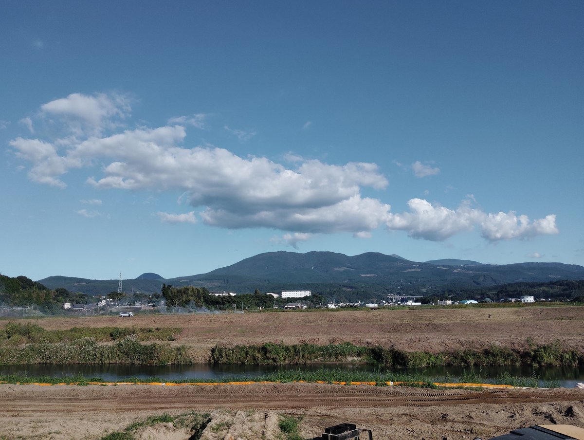 PSO2ship4TATUTA's tweet image. 晴れ渡る空！
白い雲！
冷たい川！！
まさに季節は「冬」！！！