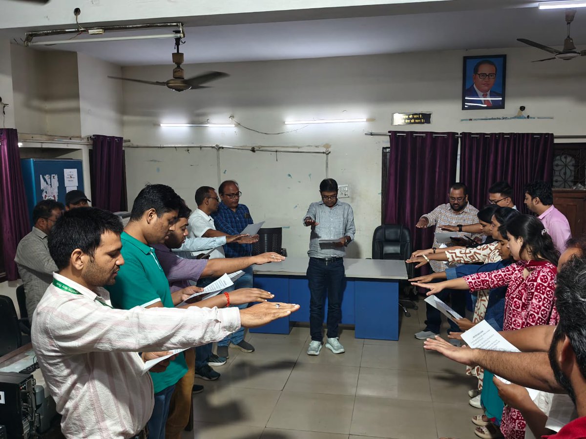 सतर्कता जागरूकता सप्ताह-2025 (27.10.2025 से 02.11.2025) के अंतर्गत, भारतीय खाद्य निगम मंडल कार्यालय वाराणसी में अधिकारियों एवं कर्मचारियों द्वारा सत्यनिष्ठा की शपथ/प्रतिज्ञा  ली गयी | <a href="/FCI_India/">Food Corporation of India</a> <a href="/FCI_NorthZone/">Food Corporation of India, North Zone</a> <a href="/FciLko/">FCI Uttar Pradesh</a>