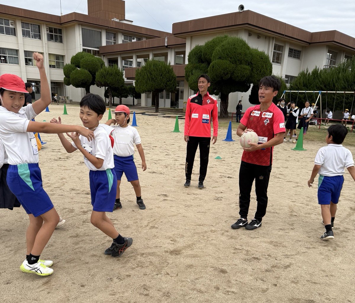ホームタウンレポート】 10月23日(木)、熊本市立植木小学校へ #黒木