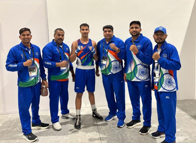 airnews_pune's tweet image. बहरीनमधील मनामा इथं झालेल्या २०२५ च्या आशियाई युवा क्रीडा स्पर्धेत सहा भारतीय मुष्टीयुद्ध अंतिम फेरीत दाखल.   

उपांत्य फेरीत अत्यंत चुरशीच्या लढतीनंतर अनंत देशमुखने ६६ किलो वजनी गटात कांस्यपदक जिंकले. 

 #AsianYouthGames #BFI #TeamIndia #Boxing🥊