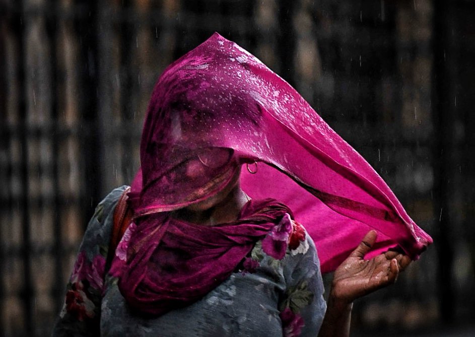 Love Against the Wind ❤️

A broom stick seller and his young daughter share a moment under an umbrella turned upside down by strong winds near (CSMT) in Mumbai Despite the heavy rain, the man continued his day’s work as the city braced for more downpours