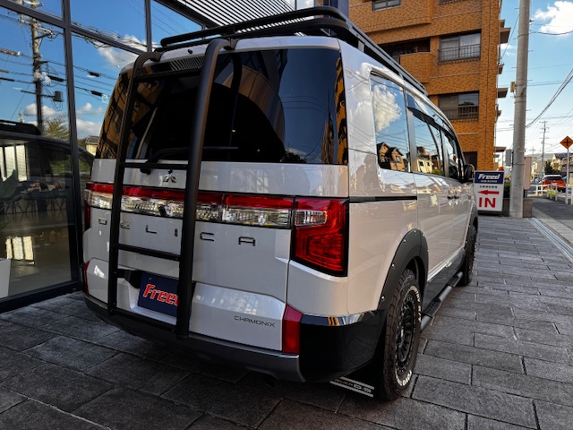 FREED_NAGAKUTE's tweet photo. 10/29（水）快晴の長久手市。
先日、新車にてご納車したデリカをカスタム！
アウトドアにピッタリな１台に仕上がりました。
要するにスポーツカーだけじゃありませんよってコト！
新車も、軽も、カスタムも！！

#三菱
#デリカ
#カスタム
#アウトドア
#GTR https://t.co/Zk0qNveo1M