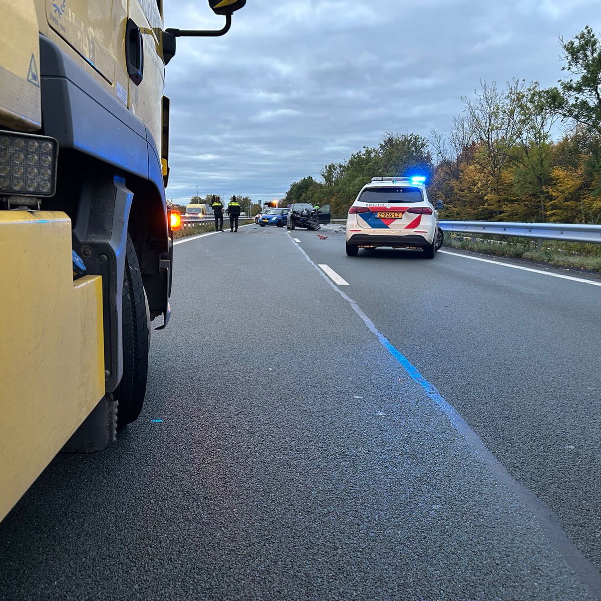 Aanrijding met letsel op N300, weg afgesloten