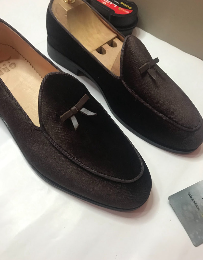 Greysoles_'s tweet photo. Classy made simple☺️
Elegance that speaks quietly.✨
Want yours? Click the link in bio to order
Available in all sizes
Prices tag: 45,000 - 50,000✅
#greysole #fyp #HandmadeElegance #MensStyle #explore #CraftedForKings #ShoeGameStrong #menswear https://t.co/Uy1y0cSIhl