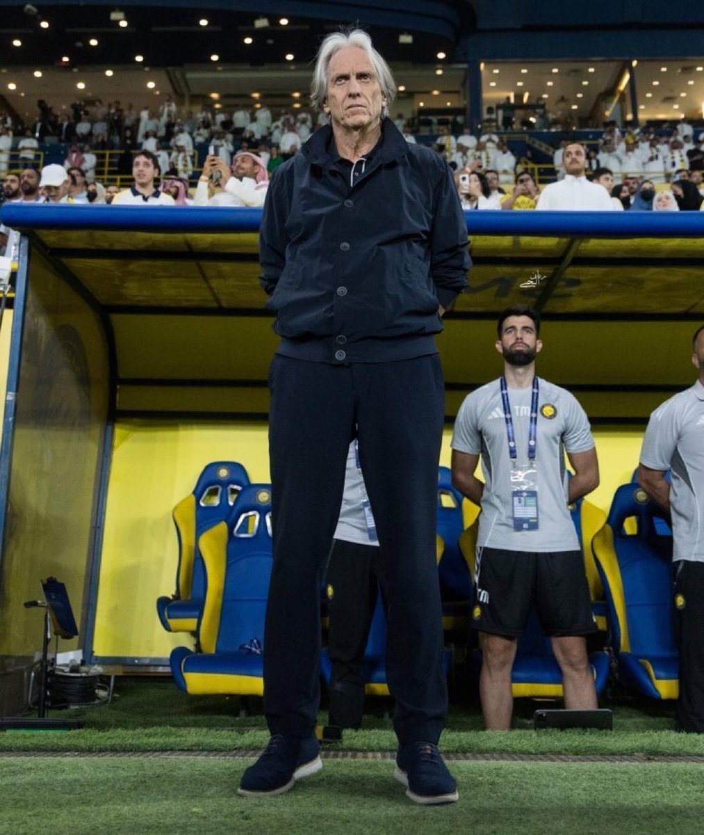 NaifAS9's tweet photo. هاردلك لجماهير #النصر و يجب النظر للمكاسب والابتعاد عن السلبيات والتفكير في بقية مباريات الموسم والبطولات التي وضعت اهدافك لها :

1- الدوري
2- اسيا 

#النصر لم يدعم صفوفه افضل من #الهلال و #الاهلي و #الاتحاد في بطولة كأس الملك والاستفادة من نظامها في مضاعفة قوة الفريق

تخيل معي بالعناصر الاجنبية فقط ، يستطيع كلا من :

الهلال و الاهلي والاتحاد
يستطيعون ان يلعبون بـ 10 اجنبي في الملعب

النصر 
يستطيع يلعب بـ 8 اجانب في الملعب فقط
و لدى جمهوره شكوك حول مستوياتهم 

قبل مباراة #النصر_الاتحاد ، مدرب الاتحاد يفاضل بين 11 اجنبي و يستبعد لاعب قدم مباراة كبيرة في كلاسيكو الماضي امام الهلال و لو كان في النصر لوضعه مدربه اساسيا 

في النصر بعد اصابة بروزو لديه فقط 7 خيارات اجانب ، حتى وجود بينتو غير مرحب فيه من النصراويين ويفضلون العقيدي عليه في تمثيل الفريق 

الاندية الاخرى تفوق قوتك في كأس الملك بقوة لا تقل عن 30٪ من عناصره�� الاجنبية وهذي كانت اهدافهم للمشاركة الاسيوية 

#النصر في الدوري يحتاج تدعيم لوسط ثالث وهذا امر مهم وضروري حتى نضمن استمرار توهج الفريق والمحافظة على انتصاراته 👍