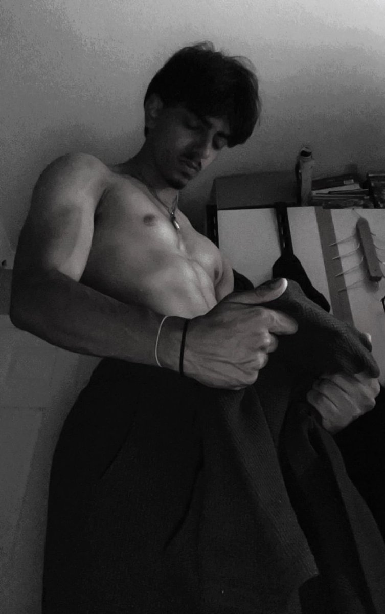 elangoAccount's tweet photo. Retweet for his videos🥵 https://t.co/2sVN4zaoii