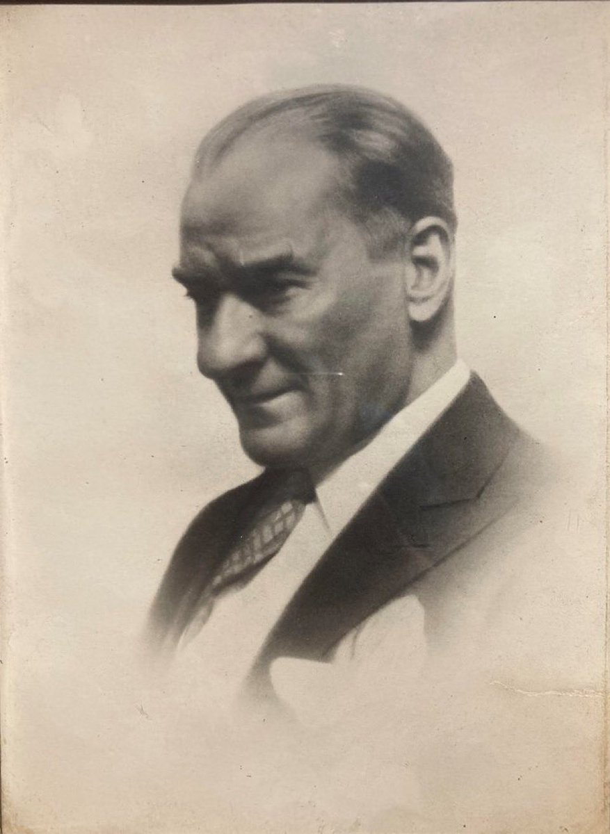 Emin adımlarla ilerlemeye devam ettiğimiz bu yolda, Cumhuriyetimizin 102. yılını ve bize bahşettiği değerleri her zamankinden daha büyük coşku ve heyecanla kutluyoruz.

29 Ekim Cumhuriyet Bayramımız kutlu olsun! 🇹🇷