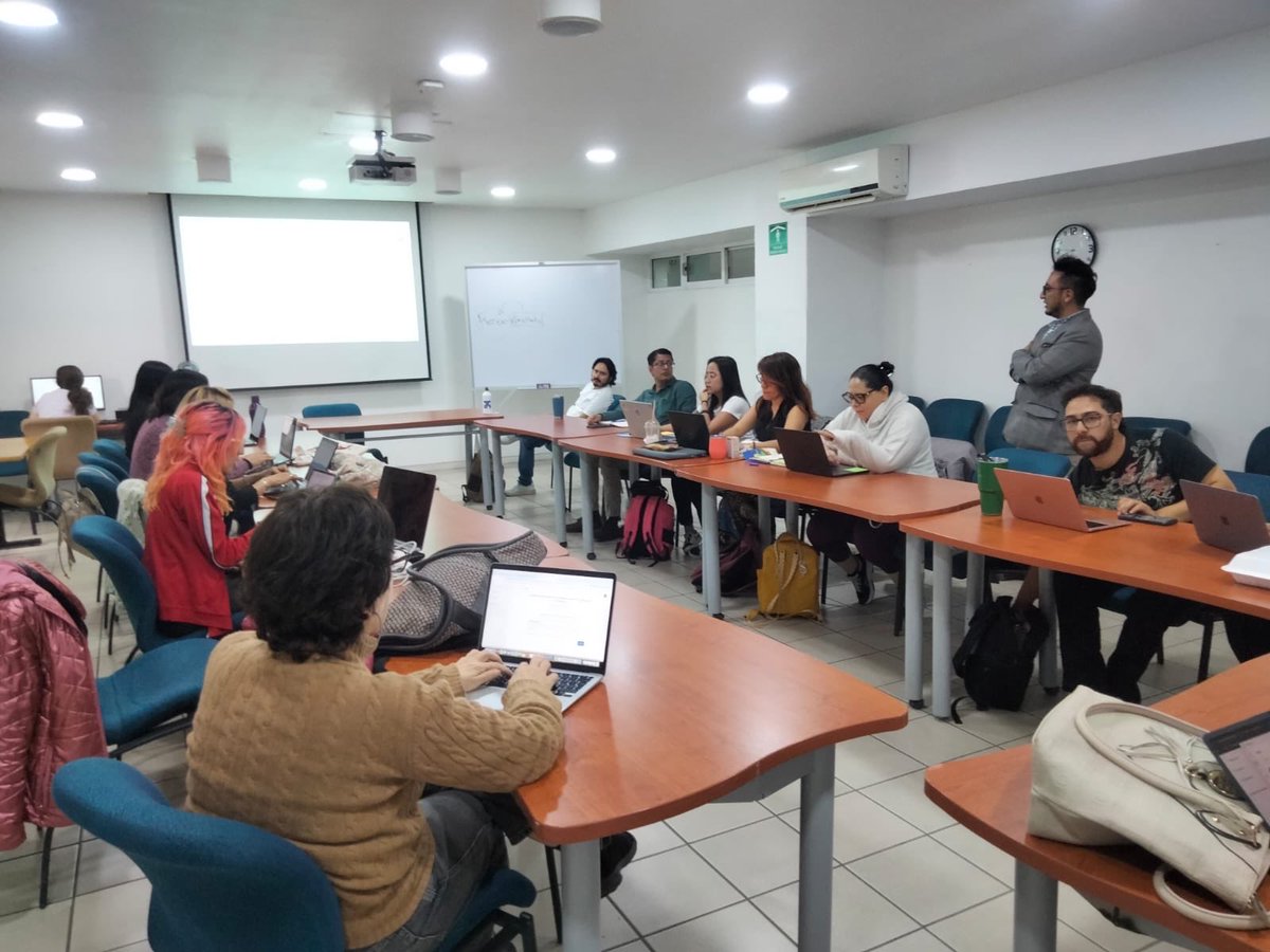 Han sido días de diálogos y aprendizajes interdisciplinarios. En diversas partes y espacios. 

Seguimos construyendo y disrumpiendo, porque #OtrasIAsSonPosibles 🖤