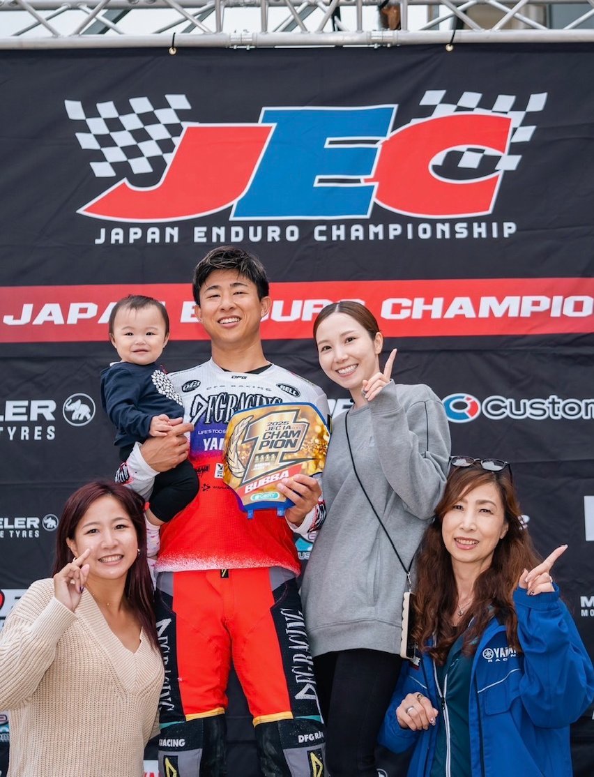 ✨【サポートライダー情報】✨

先日開催された
 全日本エンデューロ選手権 第4戦 in プラザ坂下・IAクラス にて、
ゼッケンNo.1
 YSP浜松 with BABANASHOX
馬場亮太（<a href="/manrb17/">Ryota Baba ババナショックス</a>）選手が――

見事に2ヒートとも優勝🏆🏆
これによって2025年シーズンのチャンピオンを獲得しました‼️