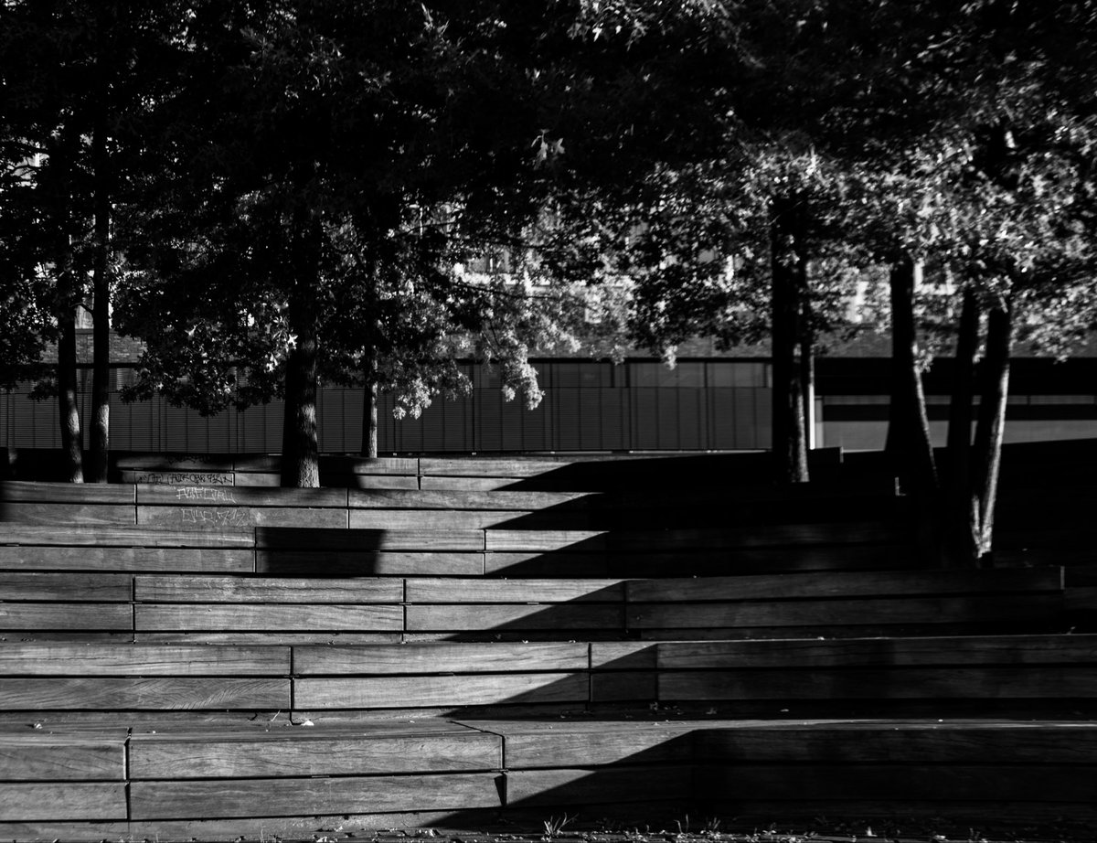 Hello ☕️📷🖤☀️
#streetphotography