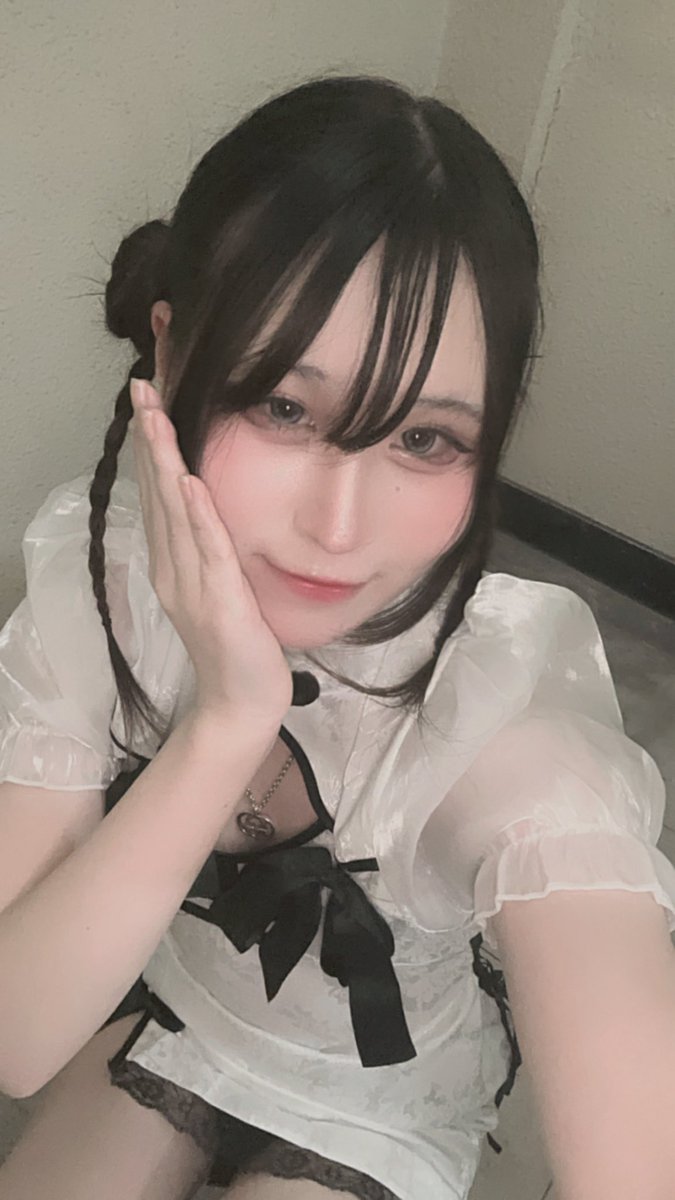 えま tweet media