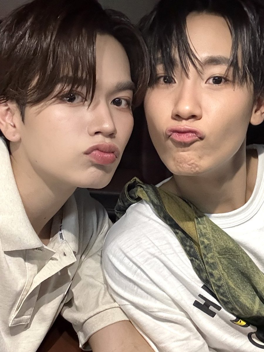 .             นอกรถ                          ในรถ