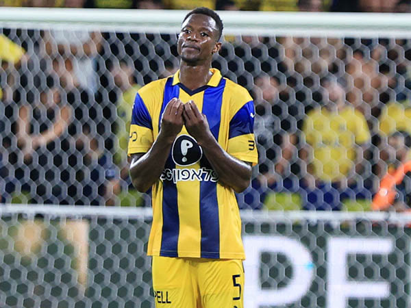 מרגיש שזה הולך לכיוון של פרידה

את האמת? נראה לי שקצת מוגזם. כמובן וכמובן שלא צריכות להיות מכות בחדר ההלבשה, אבל זה לא דומה למעשה של השניים הקודמים שסרחו. אפשר להסתפק בעונש

מה שכן, מיץ׳ הרוויח ביושר את הזכות להציב את הרף המאוד מאוד גבוה של איך שחקן מכבי צריך להתנהג.  מה שיחליט