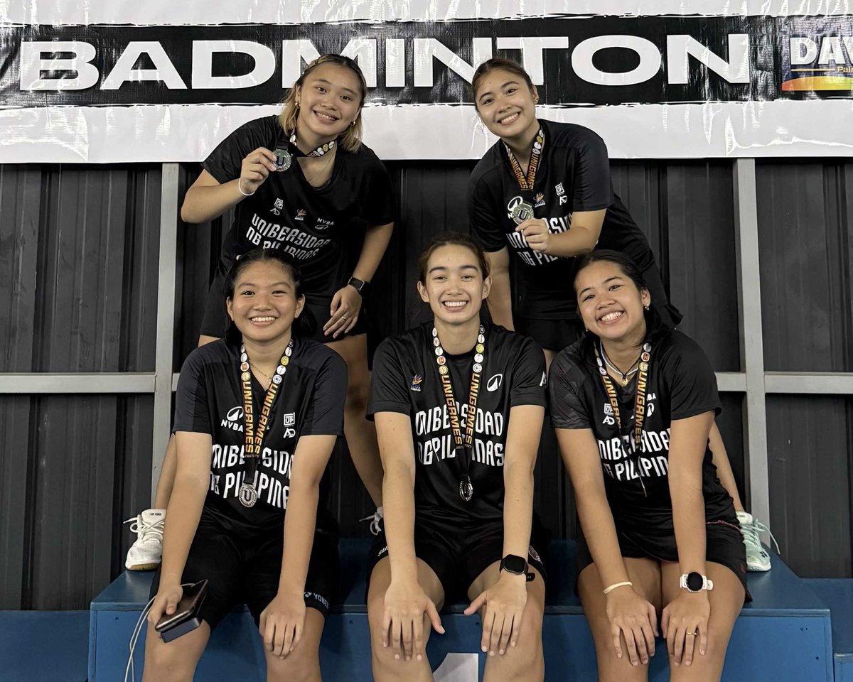 upmaroonclub's tweet photo. UNIGAMES REPRESENT ✊🏸

The UP Badminton Varsity Team played at the #UNIGAMES2025 and have successfully clinched the championship (Men’s) and 1st Runner-up (Women’s).

The team was led by Coaches Almar Convento and Charles Alcarpio— former team captain of the Men’s Team!

Congratulations and thank you for showing Bacolod the #UPFight❤️💚✊🏼 we are immensely proud of.

📸: UP Badminton Varsity Team