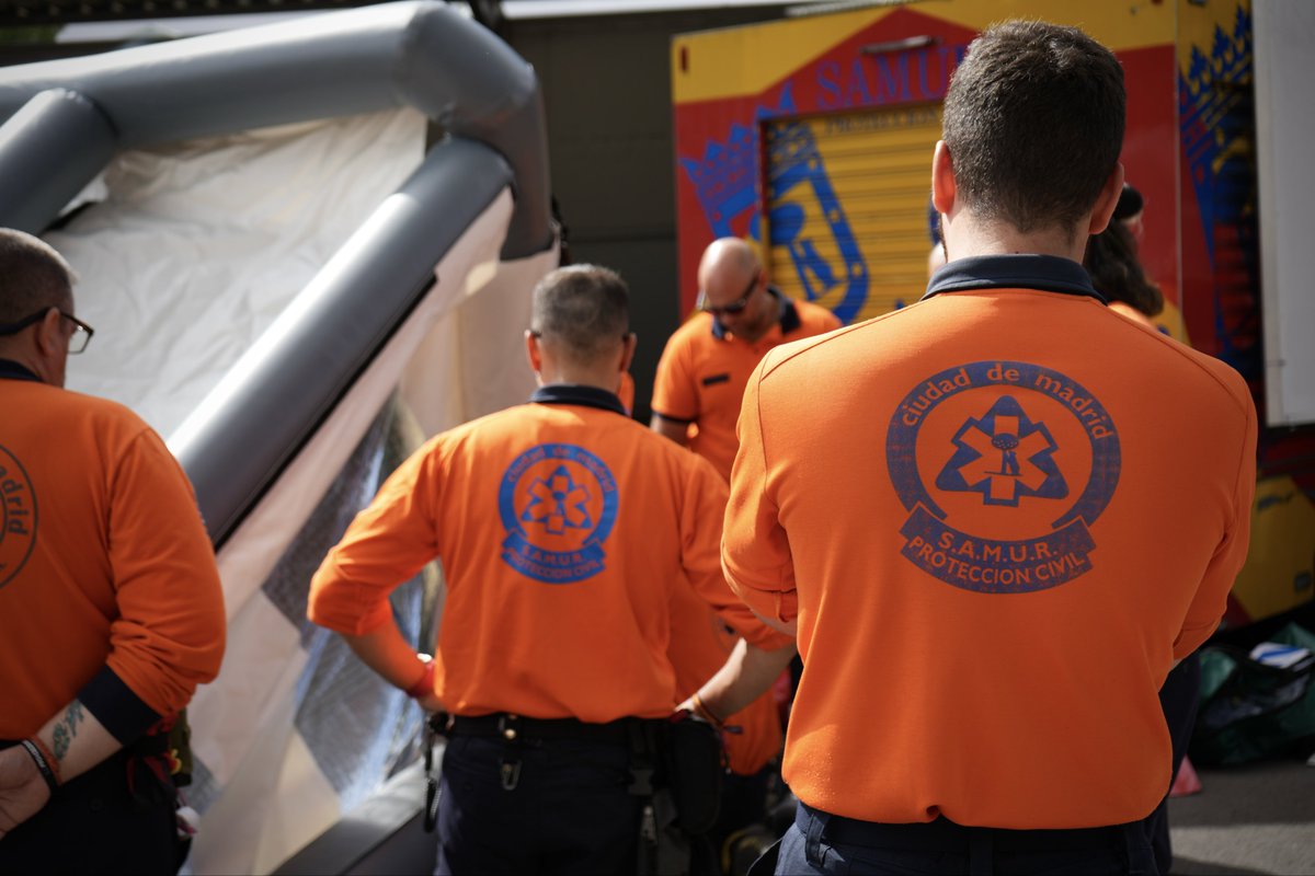 Hoy se celebra el #DíaNacionalTES, formación reglada que cumple 18 años!

Desde la asistencia sanitaria de manera autónoma en el SVB asumiendo el 85% de la demanda sanitaria, docencia, gestión de llamadas y recursos; hasta el apoyo logístico, etc.

Porque no son sólo conductores.