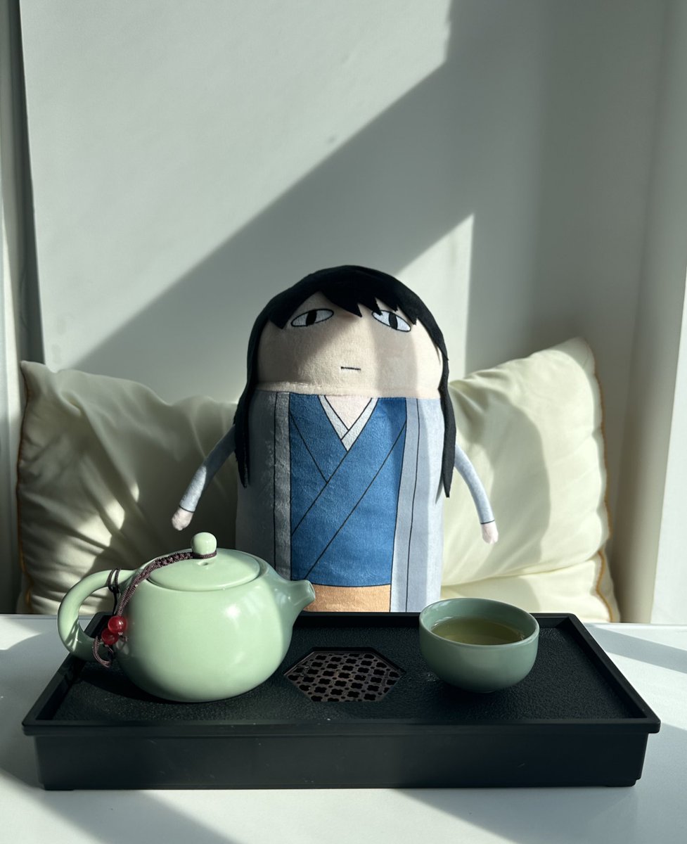 S_Osallycanwait's tweet photo. 저쪽 신사분께서 보내신 茶입니다🍵 https://t.co/HLKZXTsir5