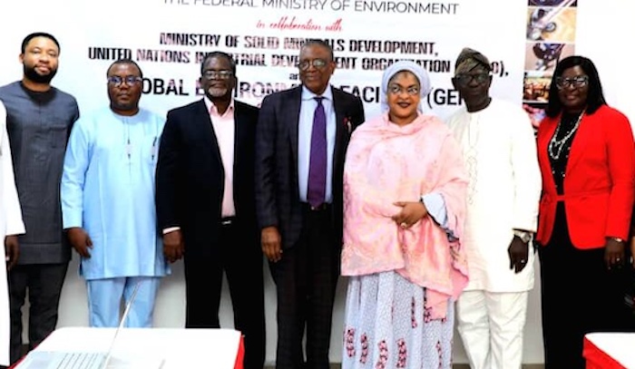 ARISEtv's tweet photo. Nigeria has inaugurated a committee to drive mercury-free artisanal gold mining and promote cleaner, sustainable mining practices. https://t.co/14lT1CBHVk https://t.co/P8JkldVnxV