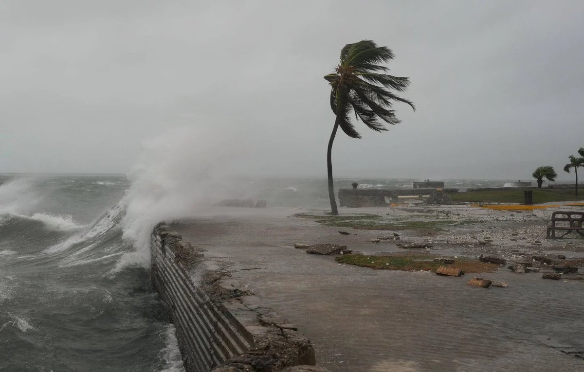 gis_france's tweet photo. Le @gis_france suit la situation suite au passage de l’#ouragan #Melissa sur la #Jamaïque . Recueil d’informations fiables, état des lieux, recensement des besoins… autant d’éléments indispensables pour adapter l’envoie éventuel d’une mission https://t.co/NUeAFtZJ44