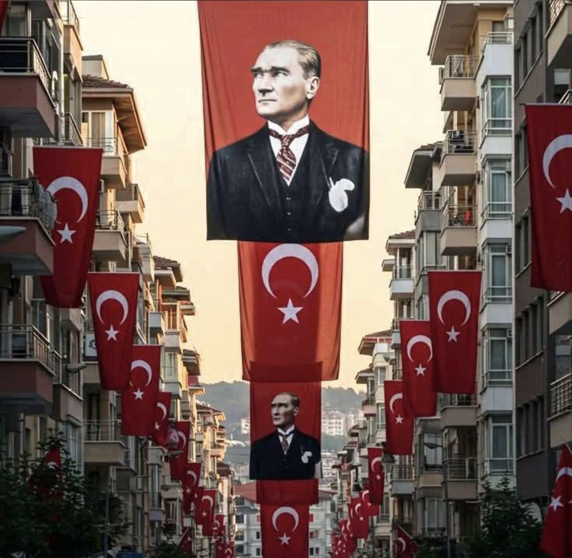 Cumhuriyetimizin 102. yıl dönümünde, bizlere özgür ve aydınlık bir gelecek armağan eden Ulu Önder Gazi Mustafa Kemal Atatürk’ü ve Millî Mücadele’nin tüm kahramanlarını saygı, minnet ve rahmetle anıyorum.
Bu topraklarda yapılan an güzel 
EKİM’DİR CUMRURİYET 
#mustafakemalatatürk