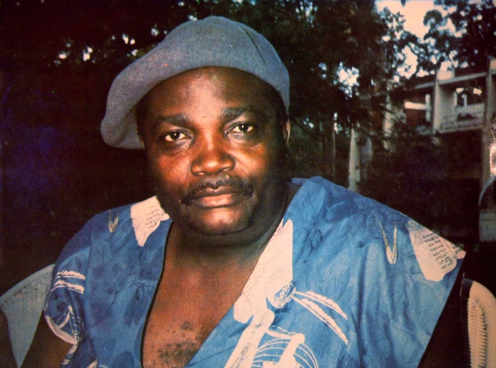 Lakini Franco ni mchokozi 🤣🤣

"Basi ya bilongi mabe bandeko eh!
(Unattractive women, dear friends)
Mosala koliya enteret ya baninga
(Live off the interests men show their female friends)
Basi ya bilongi bisukusu eh!
(These unattractive women)
Mosala koliya enteret ya baninga