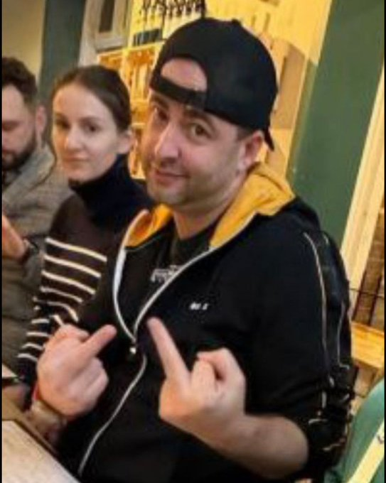 Xaver399676's tweet photo. @FideumFinance founders @Djamesdigital Darren Franceschini Anastasija Plotnikova and @kelghe Kelghe D'Cruz raised about 2.4 milion $USD from investors for $ZEEk nodes last year. No one got the promised nodes or their money back. Darren has now rebranded @ZekretProtocol to @entry_network $ENT and has blocked everyone asking about his investment. From $BBANk to $FI to $PAIRS and now their newest scam $ENT.